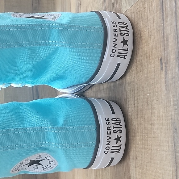 Converse high top Brand new in the box no lid. - Picture 7 of 13